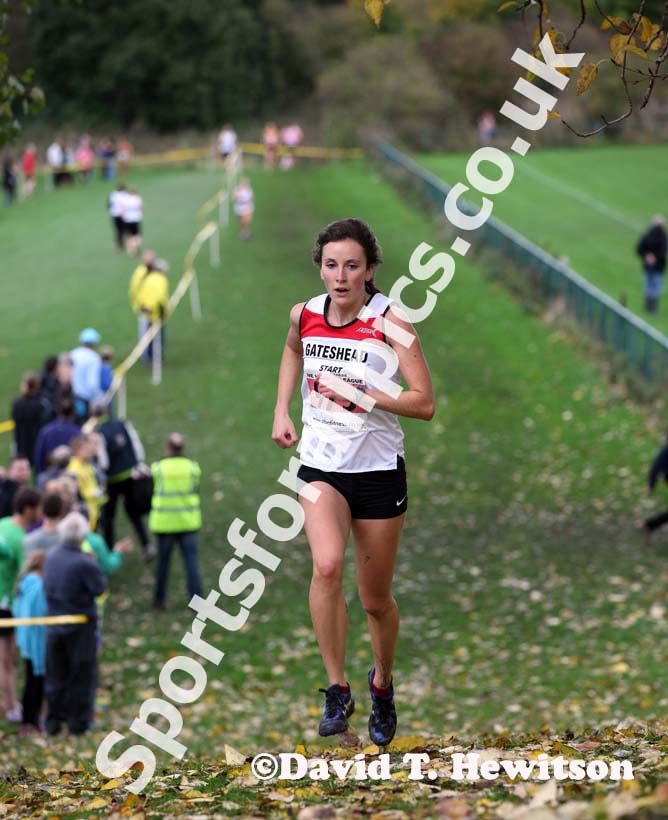 Isabella Murray (Gateshead) on her way to winning the senior womens North East Harrier League, Blaydon. Photo: David T. Hewitson/Sports for All Pics